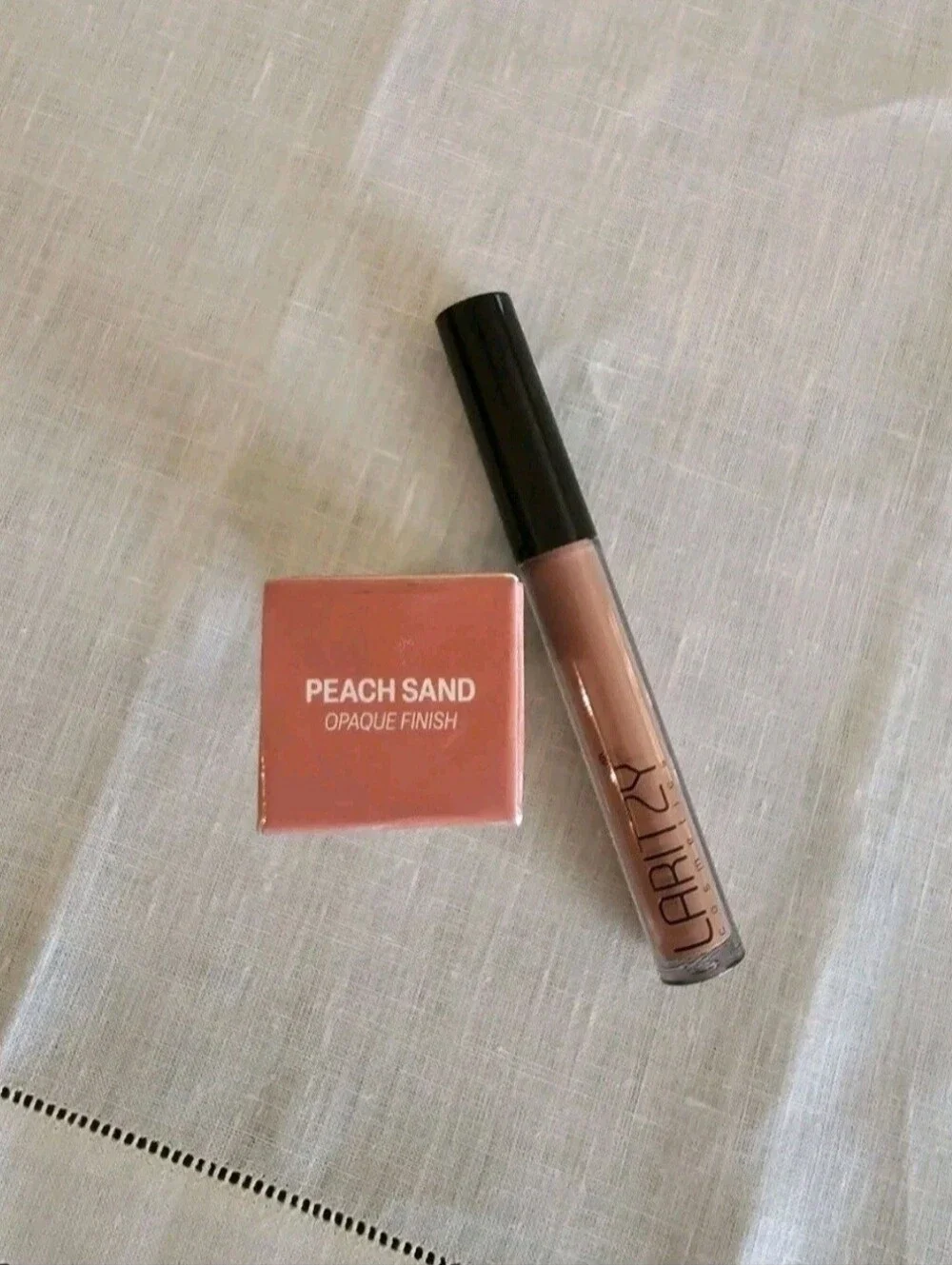 Laritzy Cosmetics Lip Gloss 3G/.1oz in Peach Sand/Nude Pink NIB Full Size